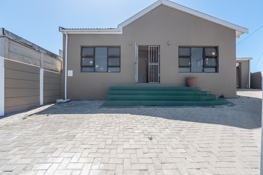 4 Bedroom Property for Sale in Southfield Western Cape